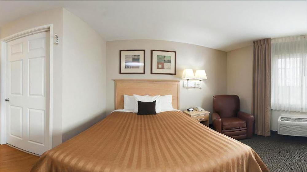 Candlewood Suites Milwaukee Brown Deer, An Ihg Hotel Εξωτερικό φωτογραφία
