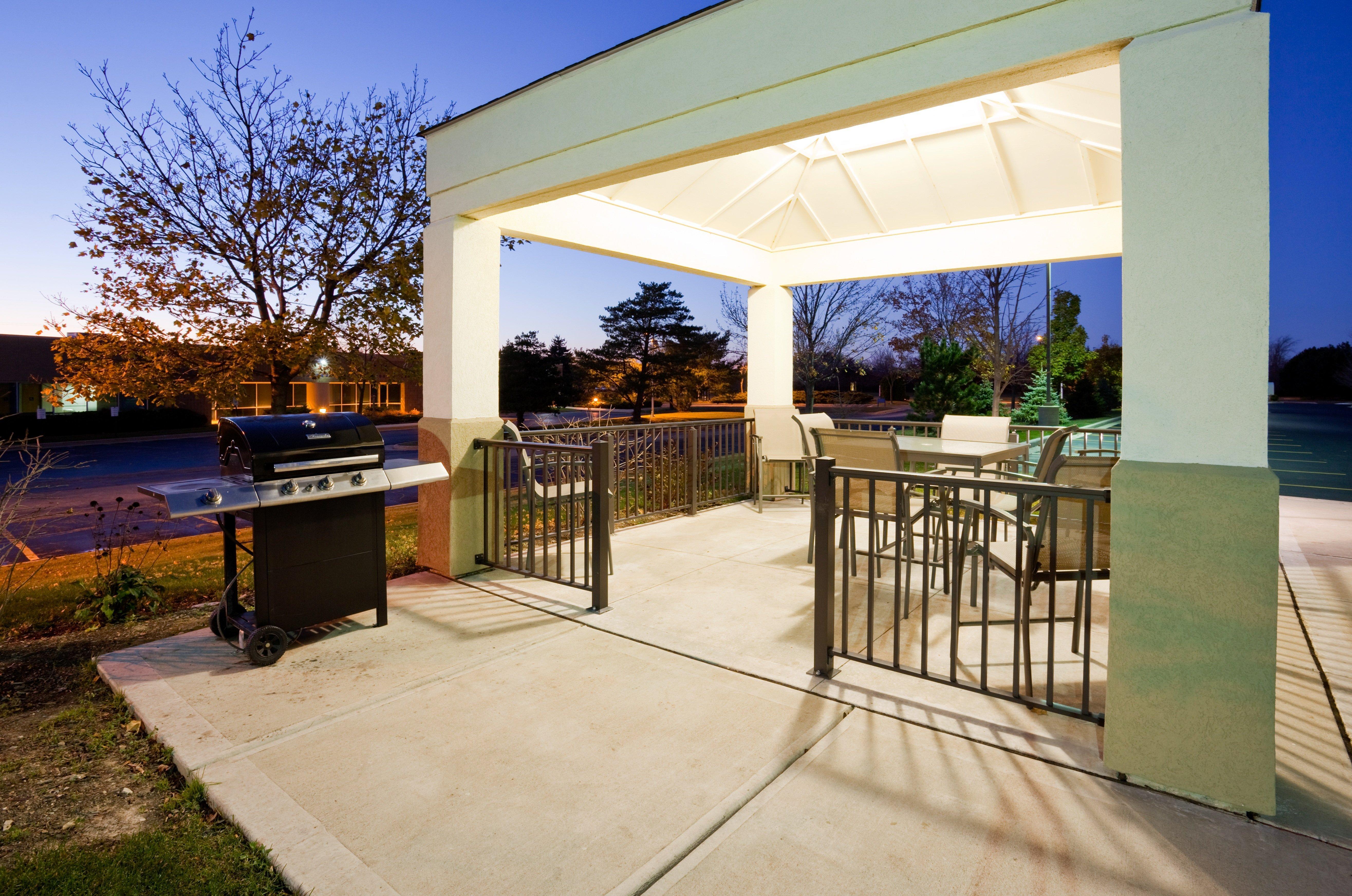 Candlewood Suites Milwaukee Brown Deer, An Ihg Hotel Εστιατόριο φωτογραφία