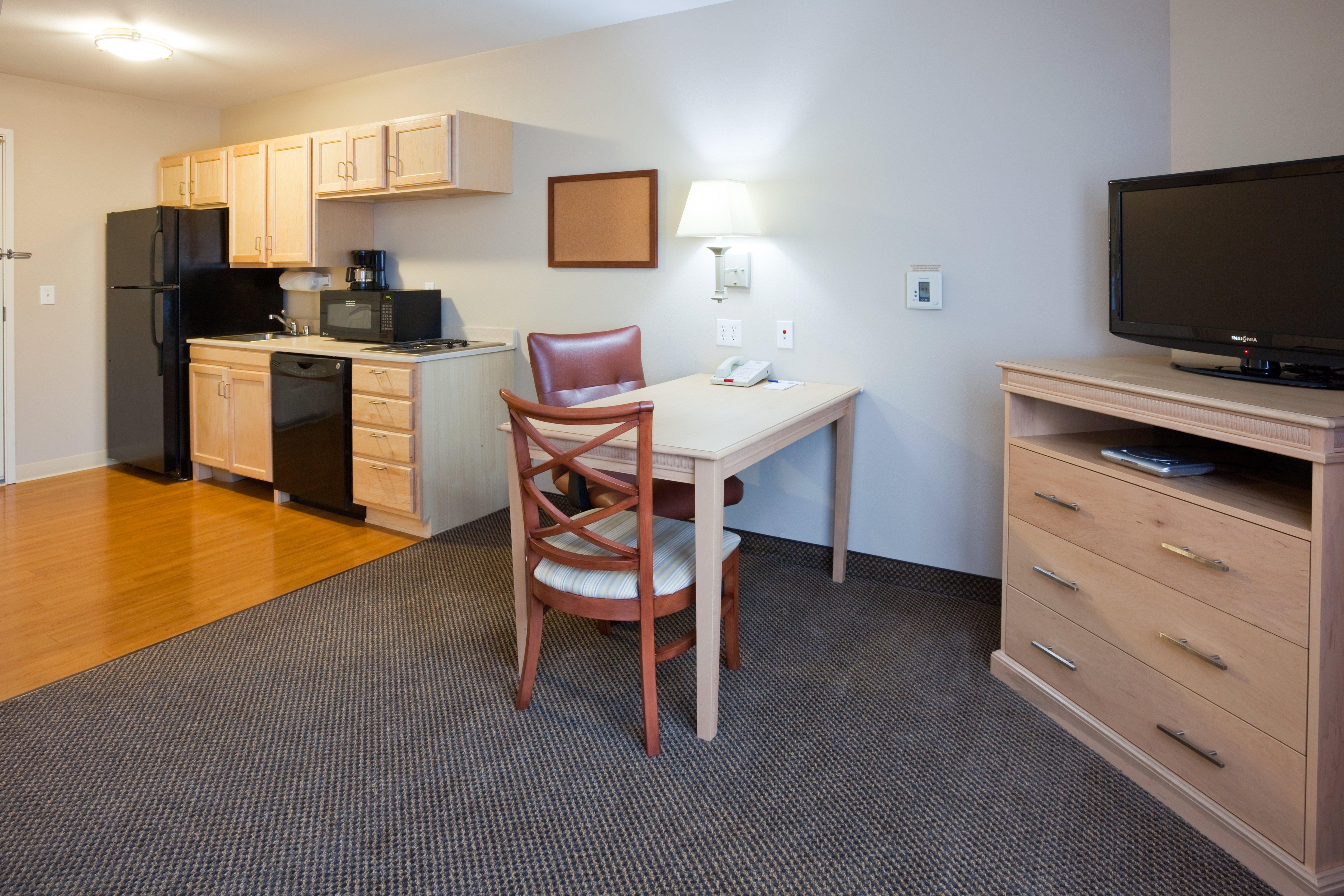 Candlewood Suites Milwaukee Brown Deer, An Ihg Hotel Εξωτερικό φωτογραφία
