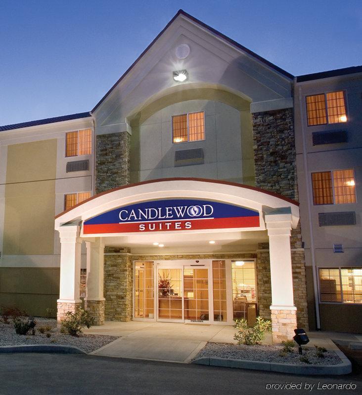Candlewood Suites Milwaukee Brown Deer, An Ihg Hotel Εξωτερικό φωτογραφία