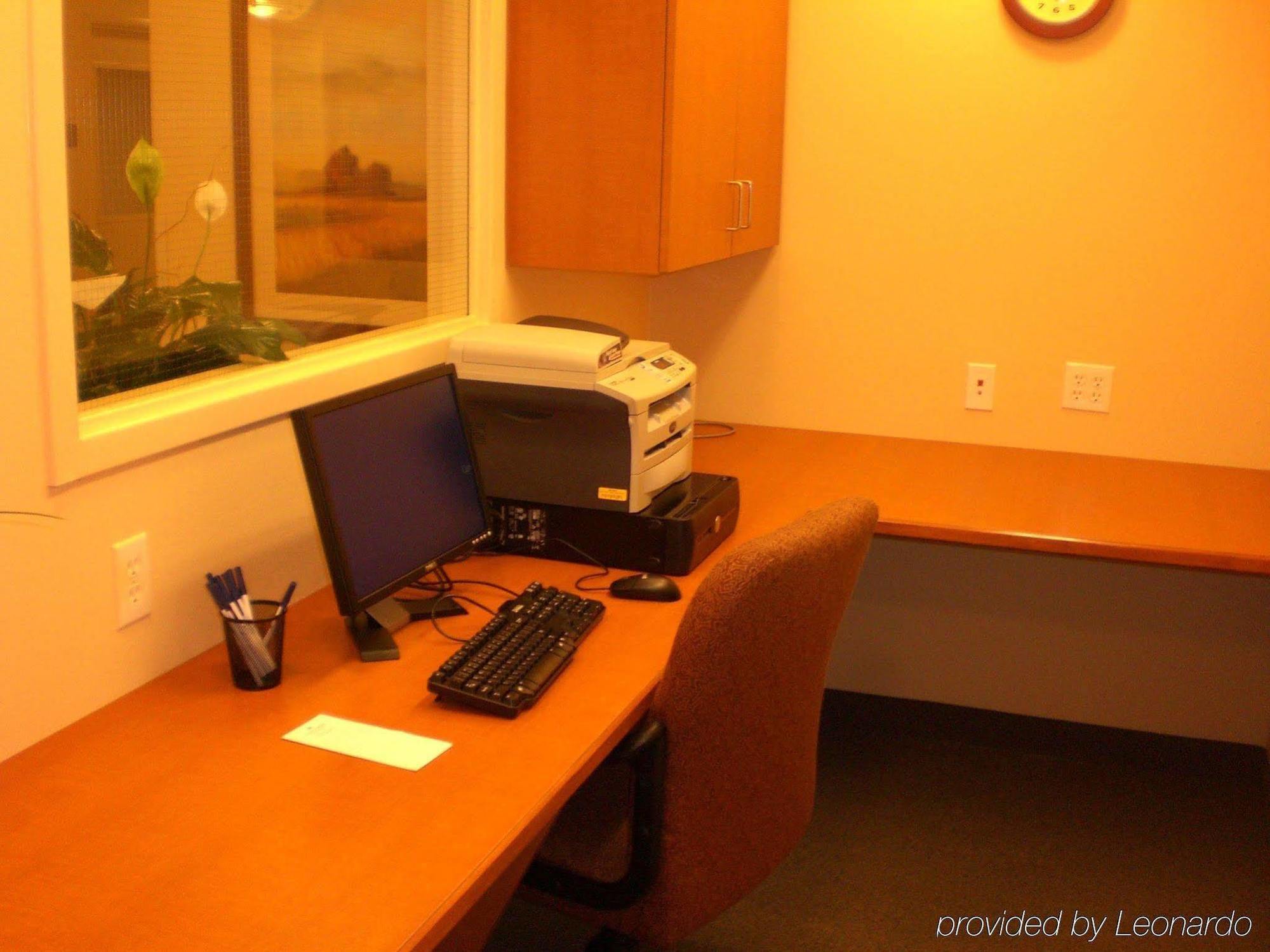 Candlewood Suites Milwaukee Brown Deer, An Ihg Hotel Ανέσεις φωτογραφία